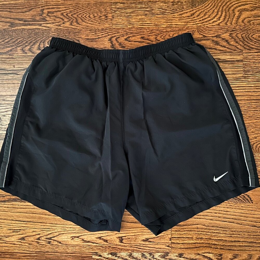 Nike Brand Dri Fit Fully Lined Running shorts w/ Drawstring waistband Mens Med